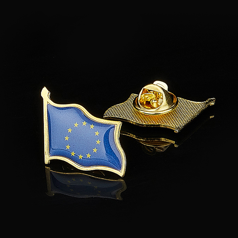 유럽 연합 애국주의 배지, 금도금 흔들며 깃발 라펠 핀 - Travel Accessories For Europe 리뷰 및 가격